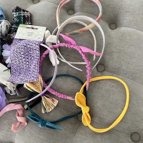 Lot of Girl's Hair Accessories Headbands/Small Clips/Medium Bows/Flowers - Picture 5 of 7