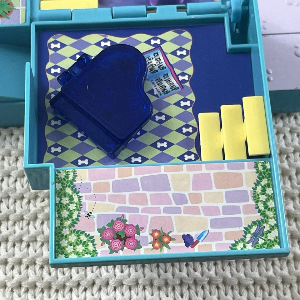 Vintage Pound Puppies Miniature 1990 Pet Mansion Playset - Image 2 of 4