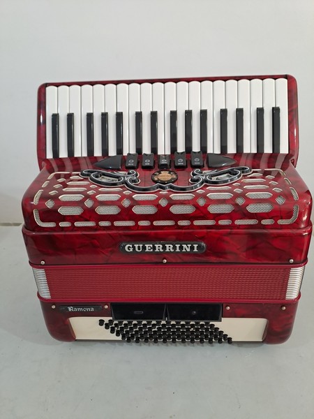 Acordeon Gerrini 72 Bajos