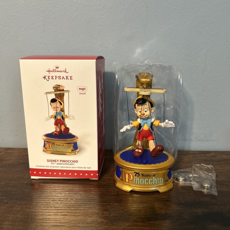 Hallmark Keepsake 2015 Disney Pinocchio 75th Anniversary Christmas Tree Ornament