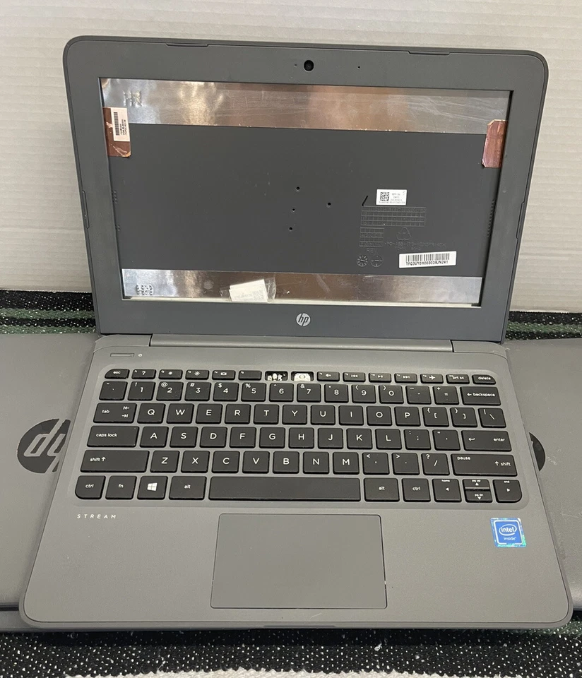 HP Stream 11 G4 EE Lot of 5 Laptops for Parts or Repair Need Work Missing Parts - Image 4 of 4