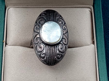 statement Sterling Silver Oval Shaped Ring w. Mother of Pearl Setting: Size 5.75