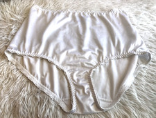 VINTAGE Vanity Fair Satin Silky Snow White Hipster Panty Second Skin 9/2XL 40301