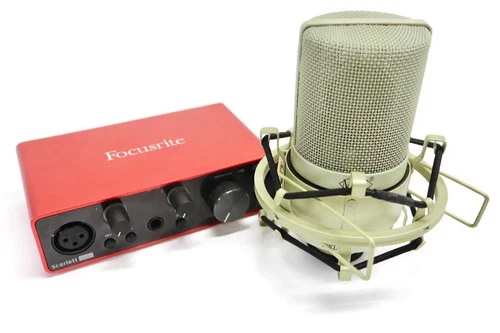 FOCUSRITE - Scarlett SOLO 3rd Gen + MXL 990 Condenser Mic Recording Bundle