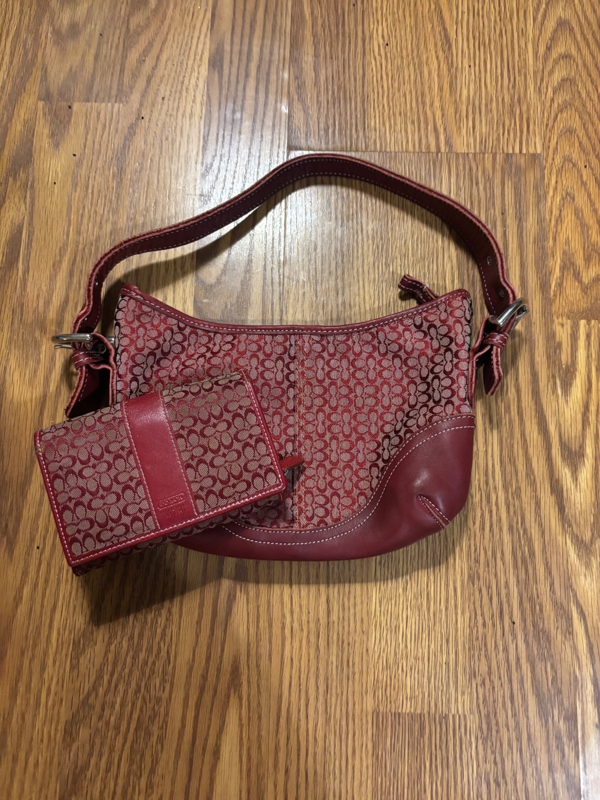 バッグ Coach Soho Hobo Shoulder Bag y2k Rare Rare Vintage Y2K Coach SoHo Hobo Bag and Matching Wal… - Gem