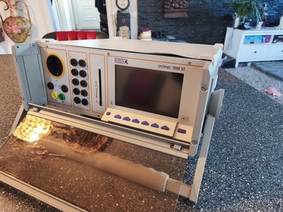 Bender Unimet 1000ST Messtestgerät Elektro Sichereitstester