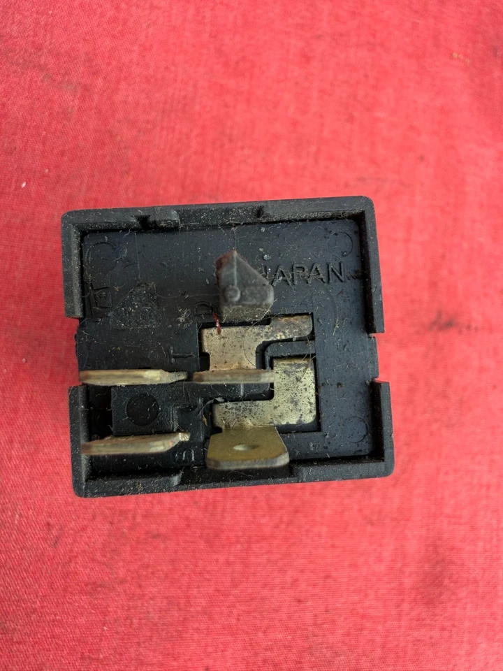 Painel de botão interruptor de luz de neblina GENUÍNO para 1983-1987 Honda Prelude (2ª geração) - Imagem 4 de 4