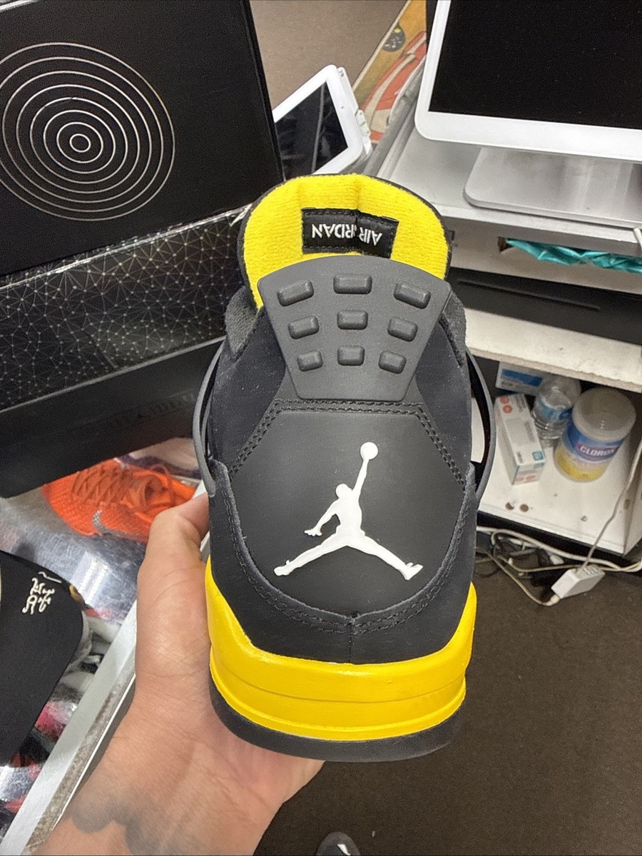 Jordan 4 Retro Thunder (2023) View 4