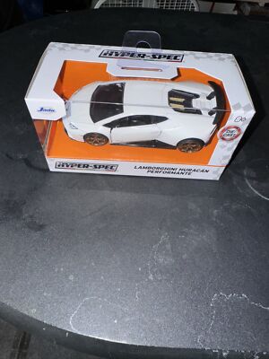 Jada Toys Hyper-Spec 5 inch Lamborghini Huracan Performante White with Gold Rims