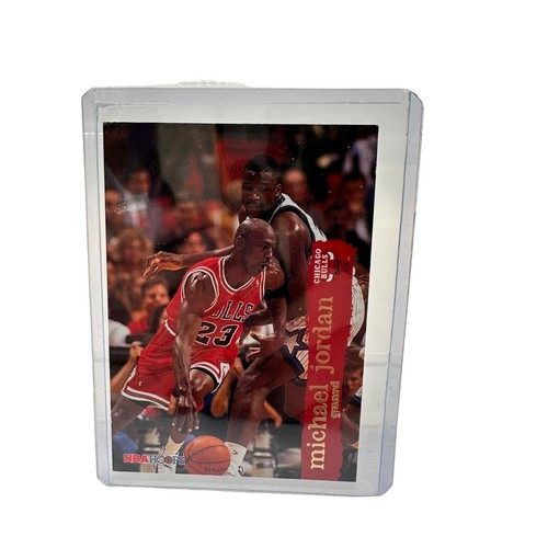 Vintage Michael Jordan Guard NBA Hoops 1995 Chicago Bulls #21Sports Card - 第 1/2 張圖片