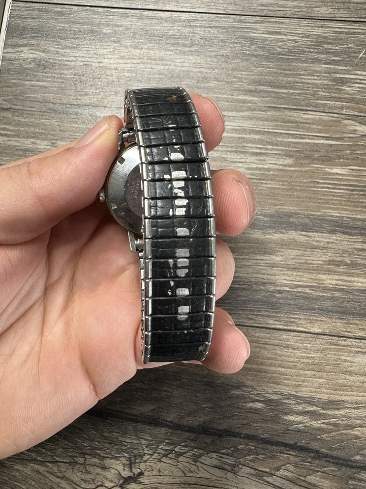 Raro Girard Perregaux Años 60 Automático Esfera Original Funciona Bonito 17 Joyas Leer Foto 3 de 4