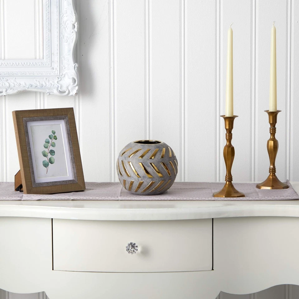 Почти натуральный 6 дюймов Королевская круглая каменная ваза с золотыми акцентами, серая (упаковка из 2) - Изображение 3 из 3