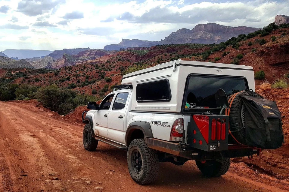 For Dodge Dakota 97-04 Bushwacker Ultimate Smoothback Textured Tailgate Cap - Imagem 2 de 2