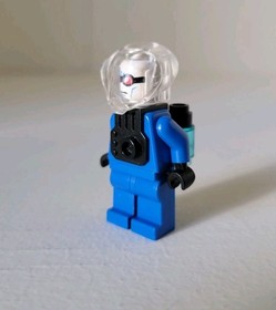 LEGO Batman| Mr Freeze Minifigure 2008 (bat011i) Set 7884 -- Blue Outfit