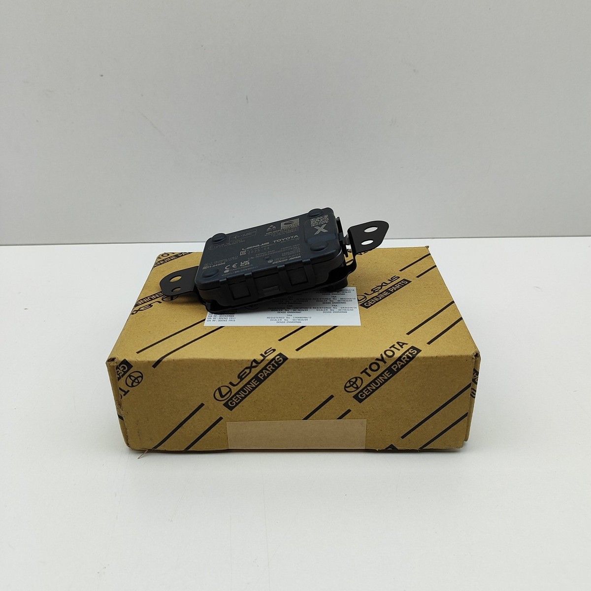 TOYOTA YARIS CROSS MXP Distance Radar Sensor 8821052130 NEW