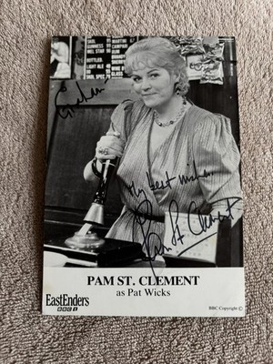 PAM ST CLEMENT - PAT BUTCHER - (EASTENDERS) HANDSIGNIERTE BBC CAST KARTE