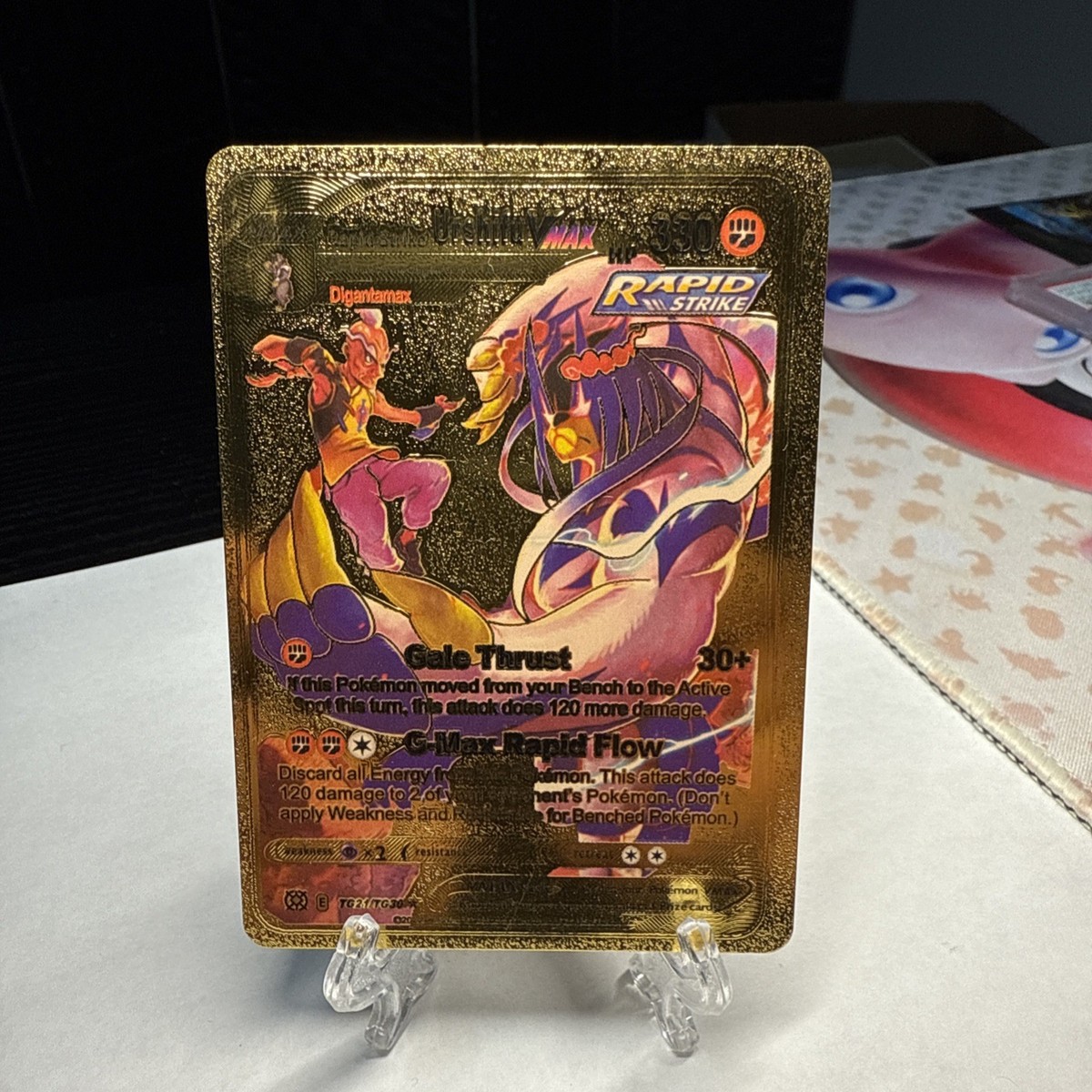 Rapid Strike Urshifu Vmax HP330 Gold Foil Fan Art Display Gale Thrust Rapid Strike Urshifu Vmax HP330 Gold Foil Fan Art Display Gale Thrust