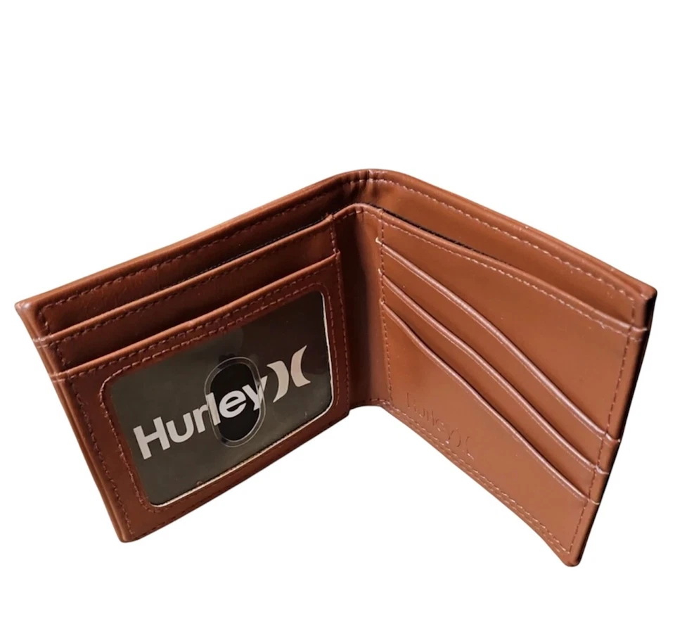 Cartera Hurley para hombre doble pliegue color coñac con estuche metálico negro precio de venta sugerido por el fabricante Foto 2 de 4