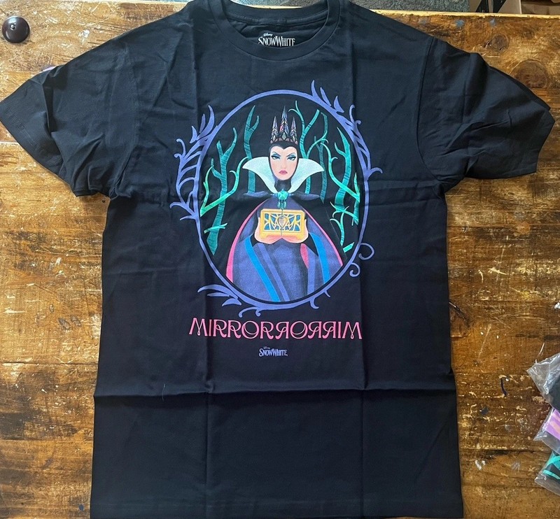 New Disney Snow White Mirror Mirror T Shirt Black Short Sleeve Adult Medium