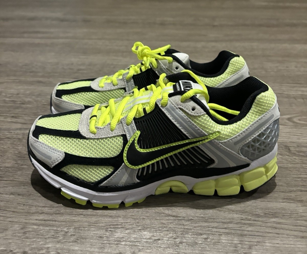 Nike men’s Vermero 5s Navy, Neon Yellow & pinkish -Trim Swoosh Sneakers Nike Zoom Vomero 5 | Black/Pink Blast | SVD USA main image 4
