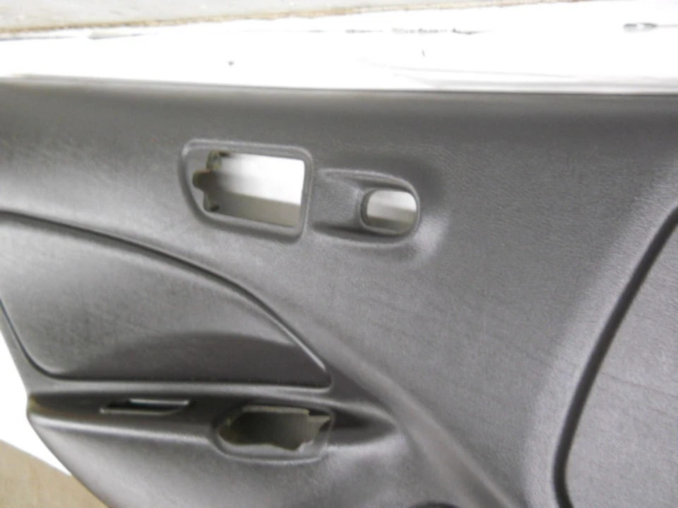 Panel de moldura de puerta delantera izquierda PLYMOUTH PROWLER 1999 2000 2001 2002 Foto 2 de 4