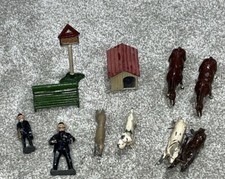LOT VINTAGE LEAD FIGURES ANIMALS POLICE HORSES DOGS BENCH SIGN ENGLAND FRANCE F
