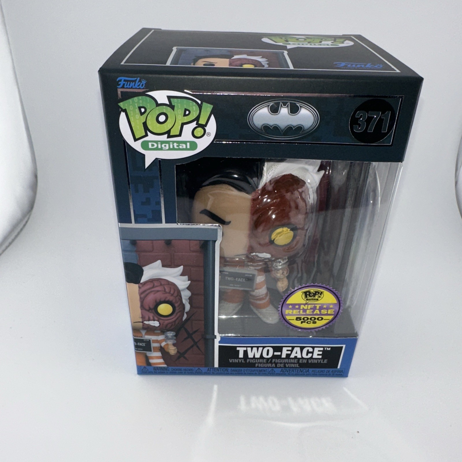 Funko Pop Digital Two-Face Batman 85th Series 2 Ultra LE5000 W/Protector #371