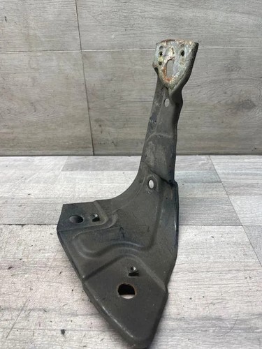 VW PASSAT Variant B7 365 Kotflügelhalter vorne links 3AA821141 2.00 34977738