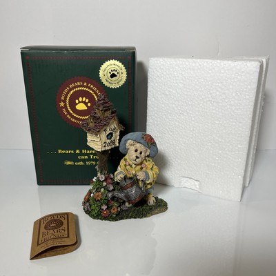 Boyds Bears Aunt Birdie Berriweather...A Sprinkle A Day 02003-21 Floral Figurine