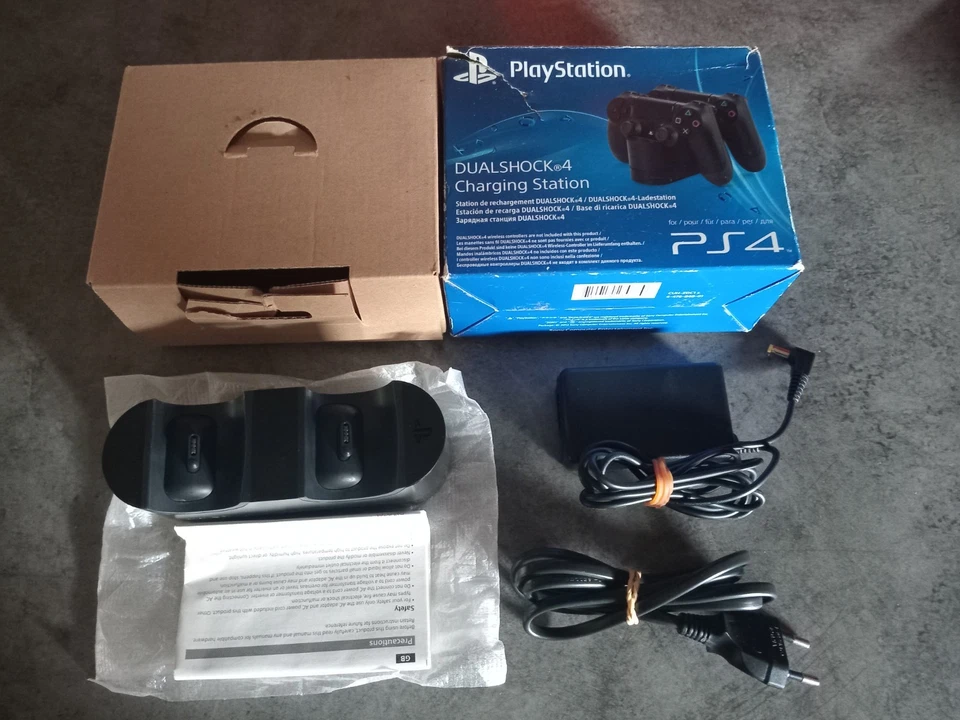 Station de charge Sony PS4 DualShock 4 CUH-ZDC1 noire officielle OEM - Photo 1/4