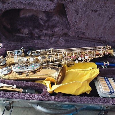 BETH ALTO SAXOPHONE