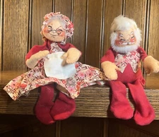 2 Vintage Santa & Mrs Claus Annalee Mobilitee Christmas Dolls Shelf Mantel Decor