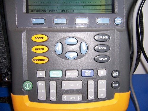 10880 FLUKE 196 SCOPEMETER 100MHZ 1GS/S W/ CASE & PROBE CLIPS - Picture 5 of 10