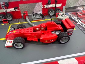 Lego 8375 Ferrari F1 Pit Set & instructions almost complete - read description