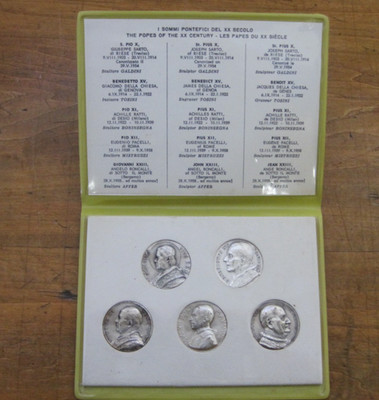 Set of 5 Commemorative Pope Medals w/Vatican Emblem Vinyl Case