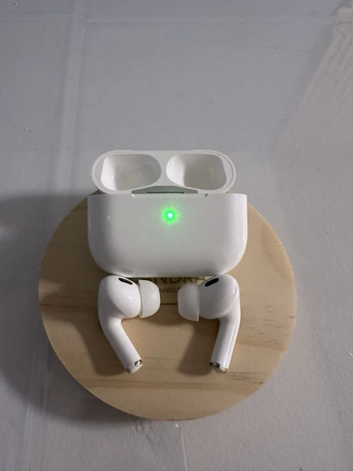 Apple AirPods Pro (2nd generation), photo 2 sur 5