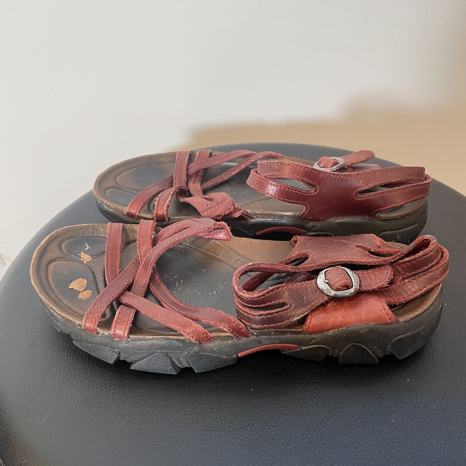 KEEN Scarpe sandali donna Appezzate Napoli taglia 7 5 M rosso atletico cinturino alla caviglia in pelle