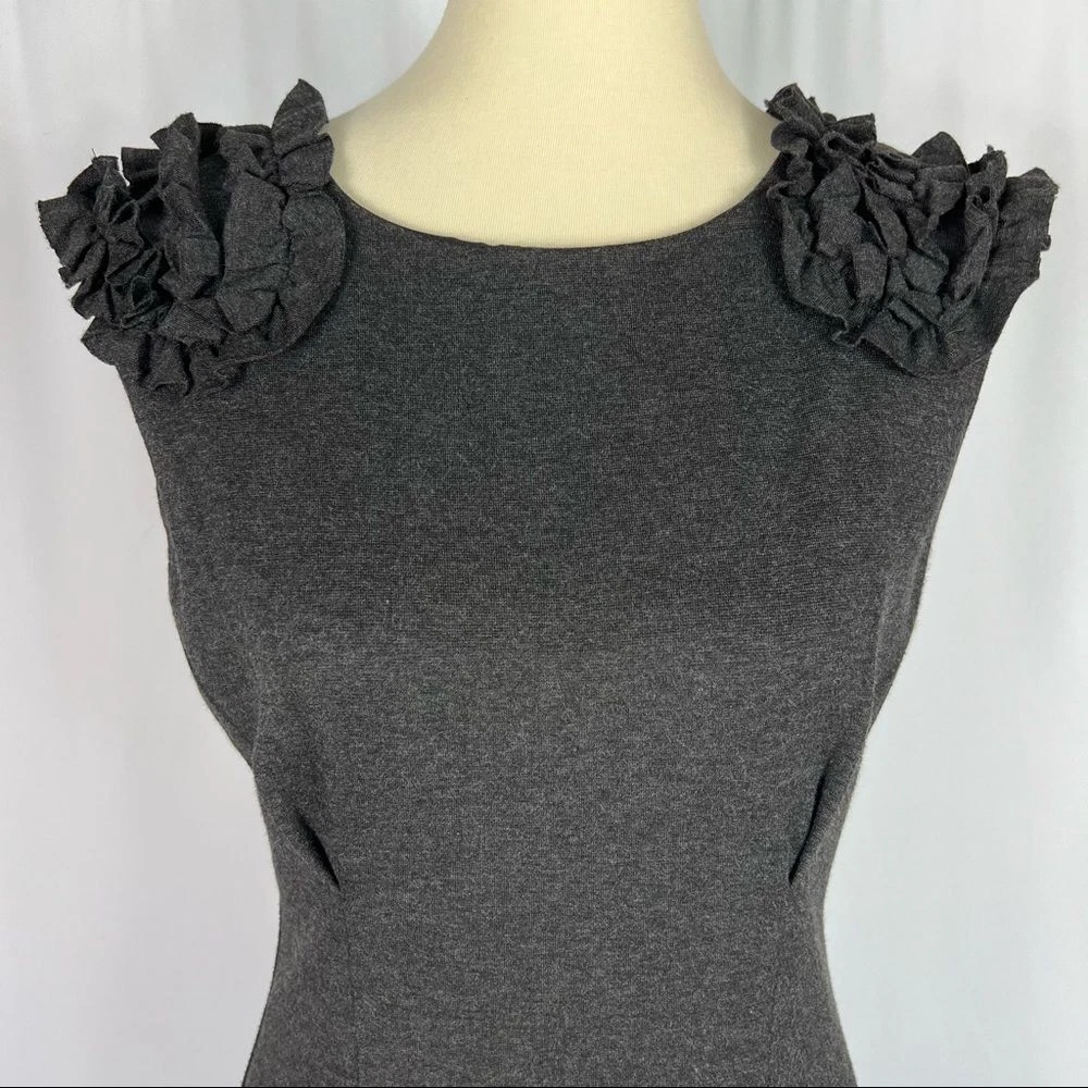 VETEMENTS Abito tubino senza maniche Trina Turk grigio antracite spalle arricciate 2107130 taglia 8
