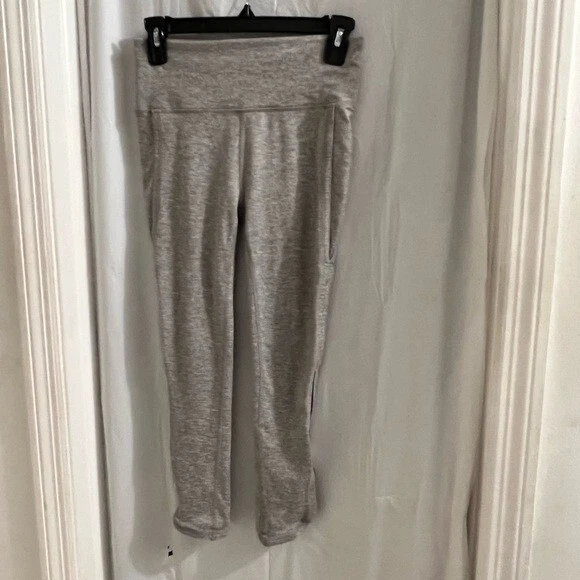 free-people-movement infinity cut out crop capri leggings
