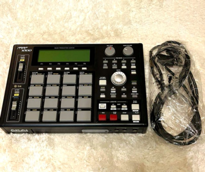 AKAI MPC1000 Sampling Machine Sampler Stereo 32 voices 64-track sequence Used