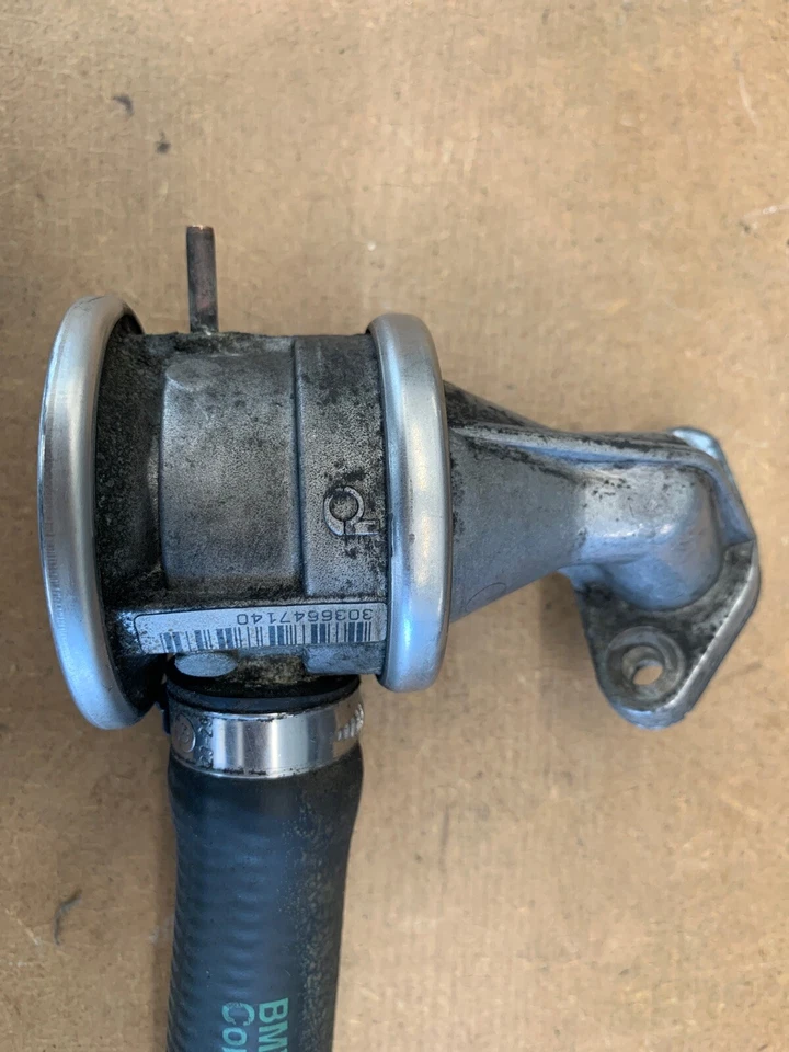 Válvula de retención de bomba de inyección de aire secundaria BMW 328is 328i M3 1996-1999 OEM Foto 4 de 4