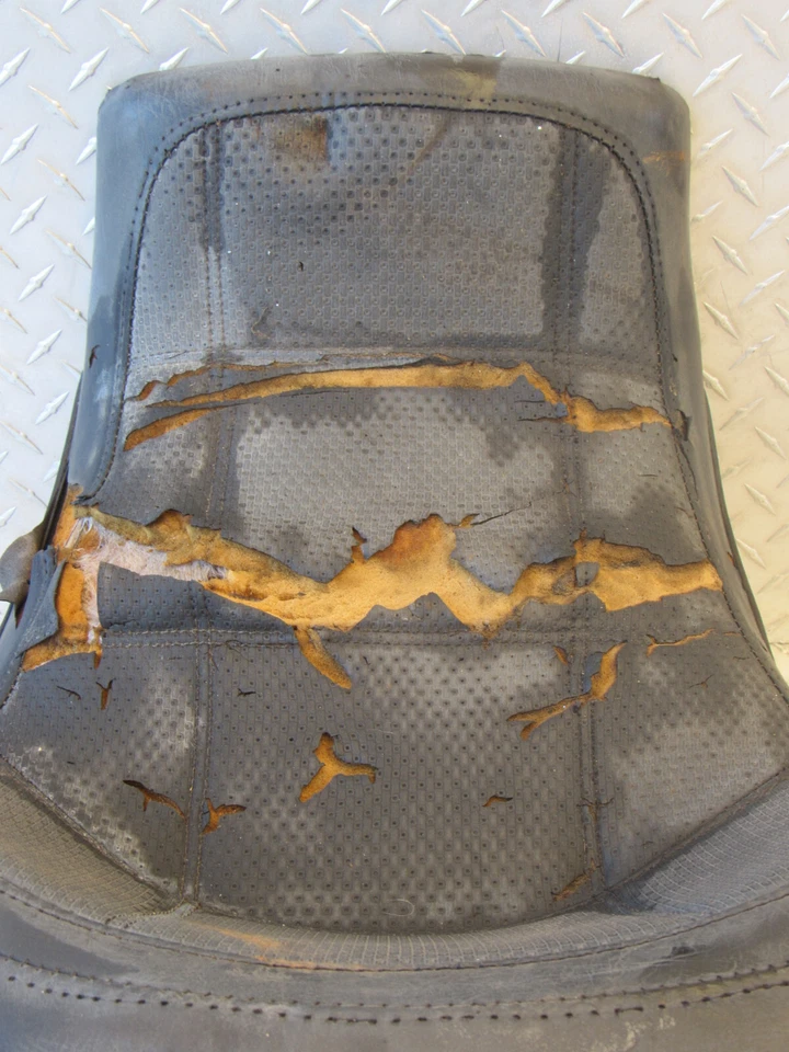 1984 84 KAWASAKI ZN1300 ZN 1300 VOYAGER SEAT - Image 4 of 4