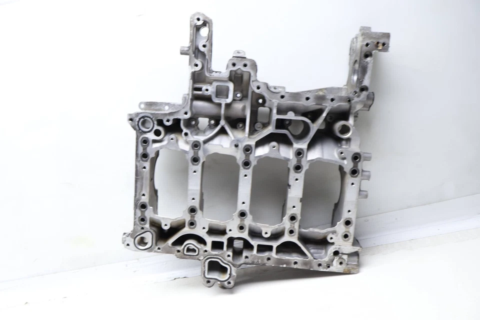 VW TOUAREG 2006-2009 4,2 L - Carcasa del cigüeñal/bloque inferior del motor Foto 3 de 4