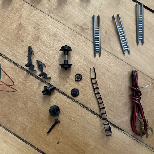 Vtg Toy Railroad Train HO Street Signs Power Lines Replacement Parts 37 Pcs Lot - Picture 7 of 8