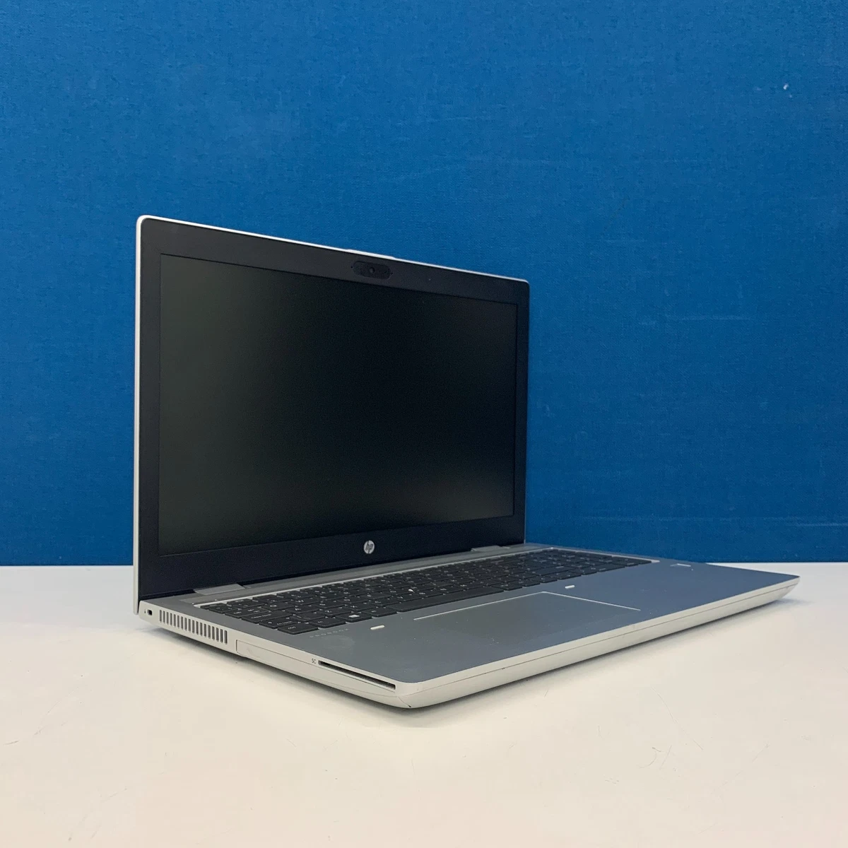 Lot De 2 PC Portables Toshiba 17 Pouces – Non Testés, Sans Chargeur – à Vendre En L'état