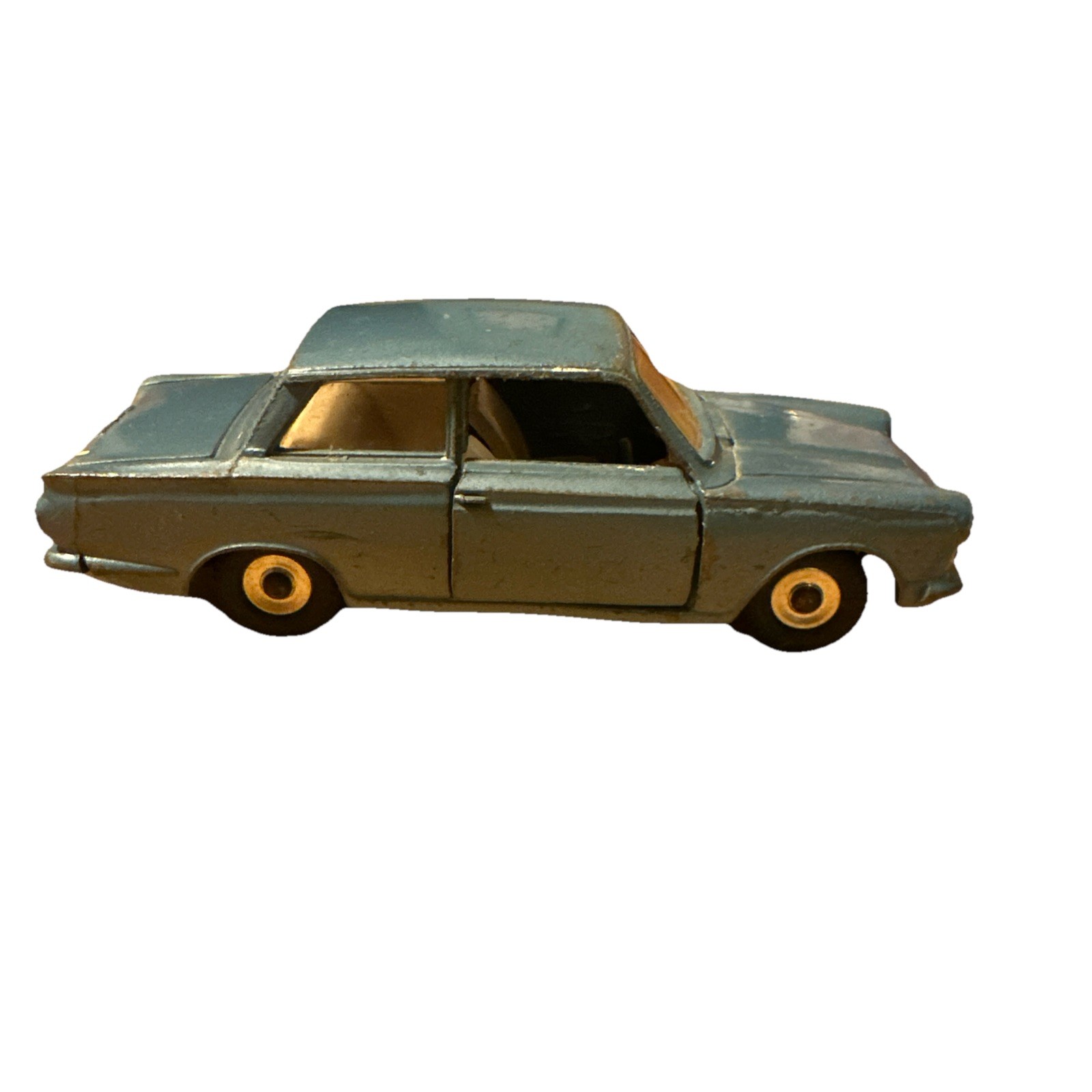 Dinky 139, Ford Cortina - Free Price Guide & Review
