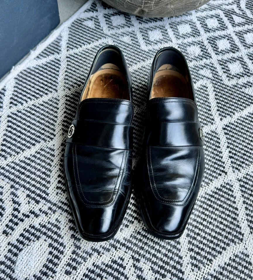 Mens Gucci Dress loafers 6.5/7.5 Style 407295 Black w/Silver Emblem - Image 2 of 4