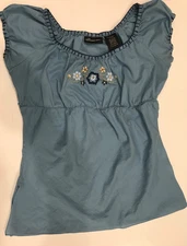 No Boundaries Juniors Peasant Top Blue 3/5 S Floral Embroidered Neckline