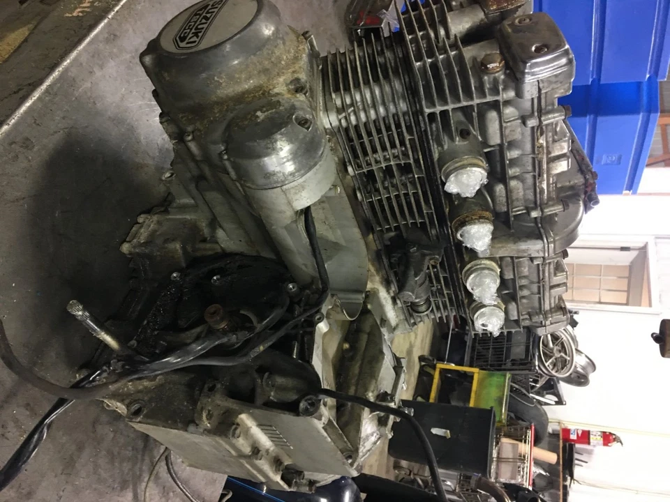 81 Suzuki GS 750 GS750 E GSX GS750E motor TSCC DOHC  Foto 3 de 4
