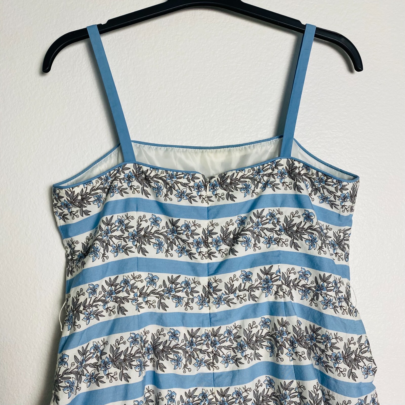 Jessica Howard Woman Size 14P Off-White/Blue Floral Spaghetti Strap Midi Dress thumbnail 6